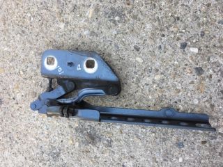 bontott AUDI A8 Motorháztető Jobb Zsanér