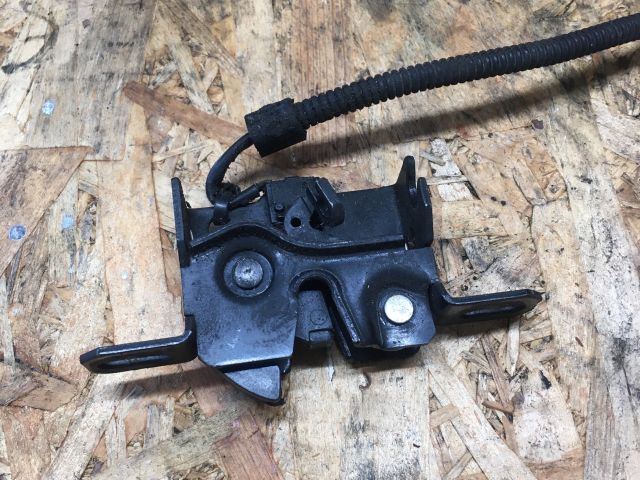 bontott AUDI A8 Motorháztető Zárszerkezet