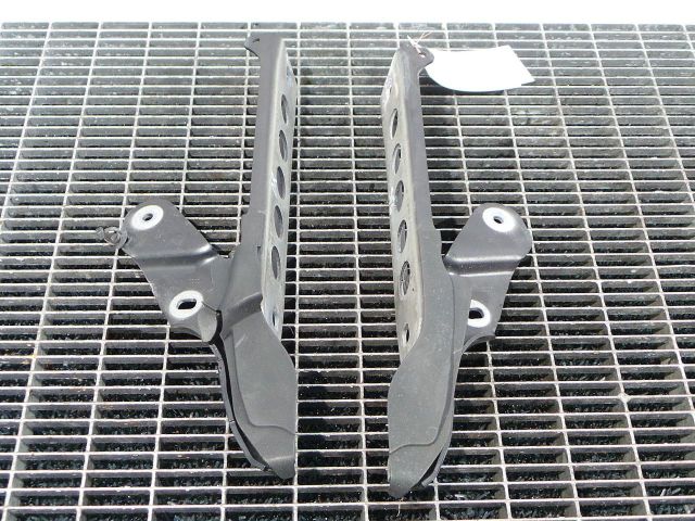 bontott AUDI A8 Motorháztető Zsanér Pár