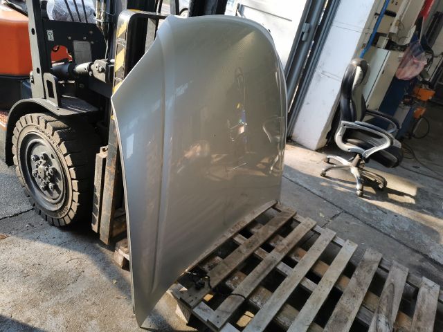 bontott AUDI A8 Motorháztető