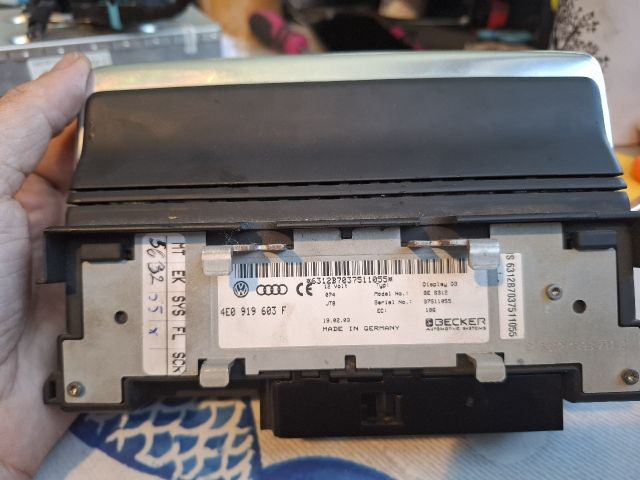 bontott AUDI A8 Multifunkciós Kijelző