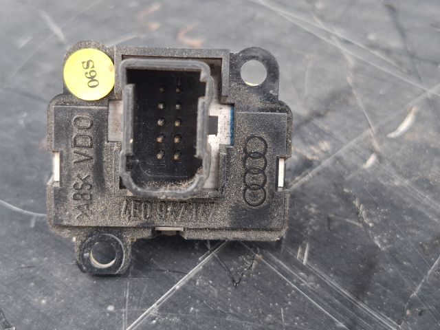 bontott AUDI A8 Műszerfal Fényerő Szabályzó