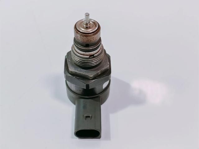 bontott AUDI A8 Nyomásszabályzó Szelep