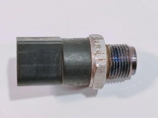 bontott AUDI A8 Nyomástartó Szelep