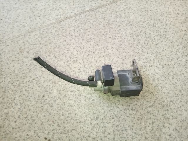 bontott AUDI A8 Nyomástartó Szelep