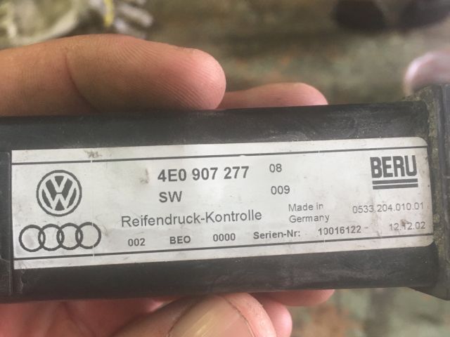 bontott AUDI A8 Okos Kerékszelep