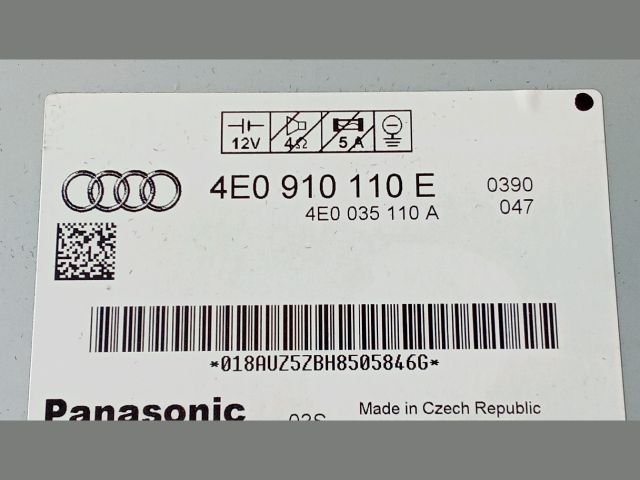 bontott AUDI A8 Rádió / CD