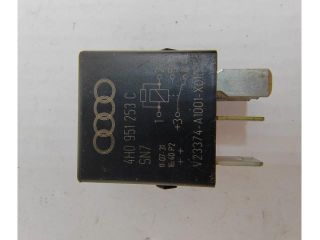 bontott AUDI A8 Relé
