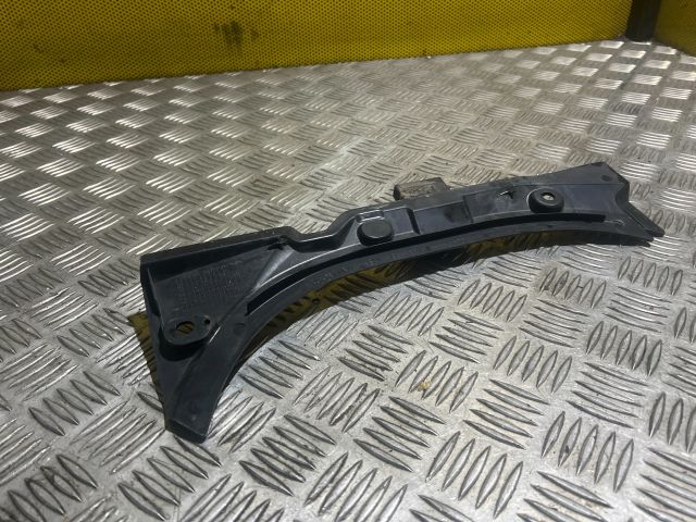 bontott AUDI A8 Szélvédő Alatti Műanyag Elem