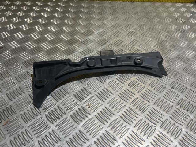 bontott AUDI A8 Szélvédő Alatti Műanyag Elem