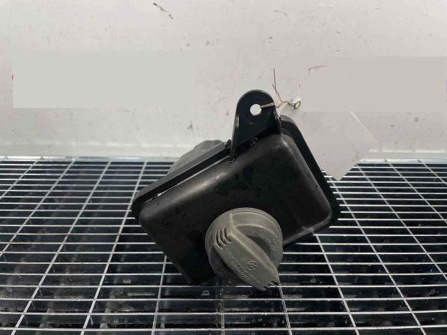 bontott AUDI A8 Szervóolaj Tartály