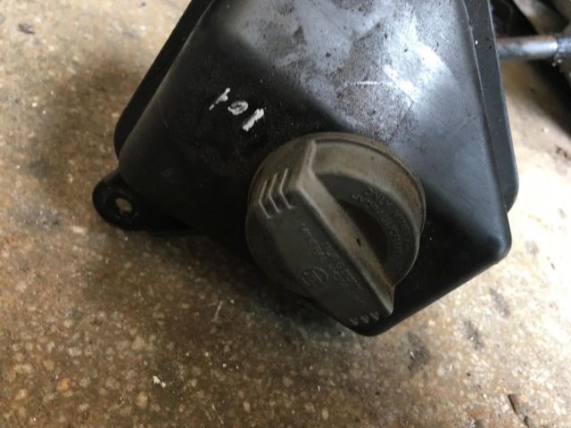 bontott AUDI A8 Szervóolaj Tartály