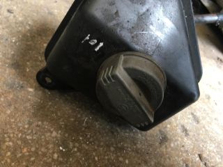 bontott AUDI A8 Szervóolaj Tartály