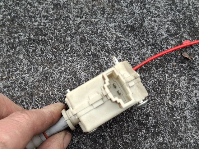 bontott AUDI A8 Tankajtó Nyitó Kar / Gomb