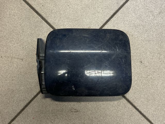 bontott AUDI A8 Tankajtó