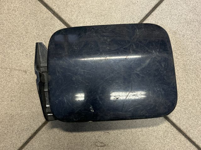 bontott AUDI A8 Tankajtó