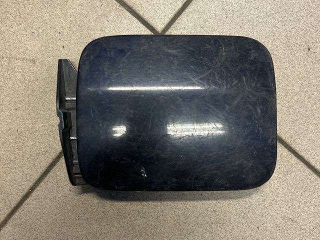 bontott AUDI A8 Tankajtó