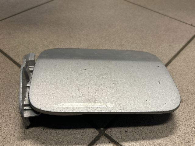 bontott AUDI A8 Tankajtó