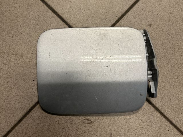 bontott AUDI A8 Tankajtó