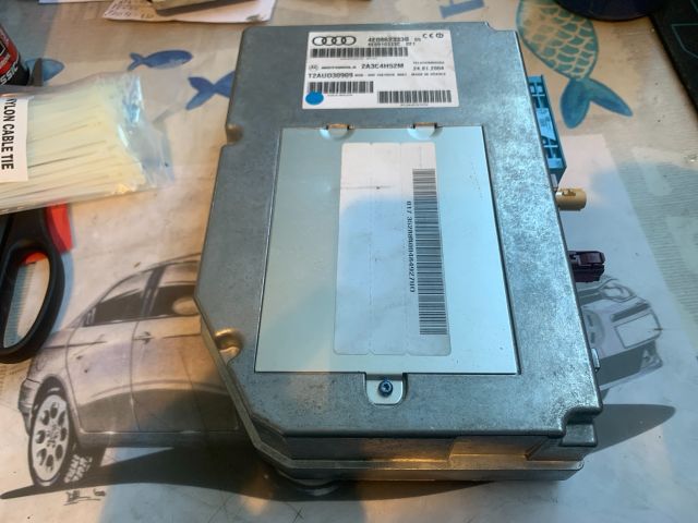 bontott AUDI A8 Telefon Elektronika