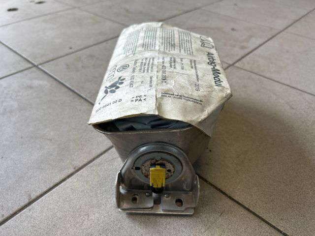 bontott AUDI A8 Utasoldali Légzsák