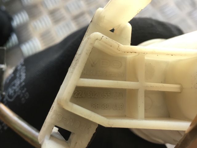 bontott AUDI A8 Üzemanyagszint Jeladó