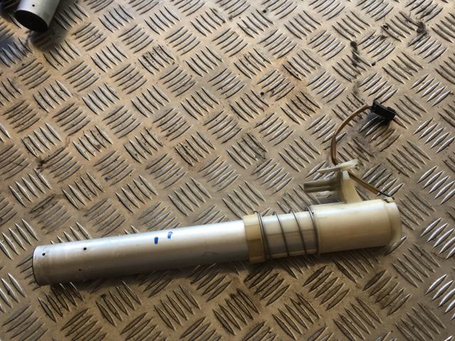 bontott AUDI A8 Üzemanyagszint Jeladó