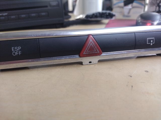 bontott AUDI A8 Vészvillogó Kapcsoló