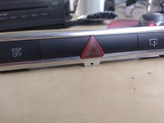 bontott AUDI A8 Vészvillogó Kapcsoló