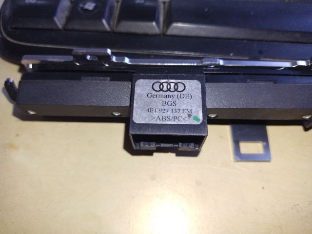 bontott AUDI A8 Vészvillogó Kapcsoló