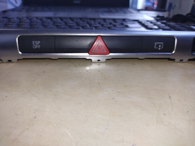 bontott AUDI A8 Vészvillogó Kapcsoló