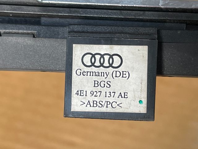 bontott AUDI A8 Vészvillogó Kapcsoló