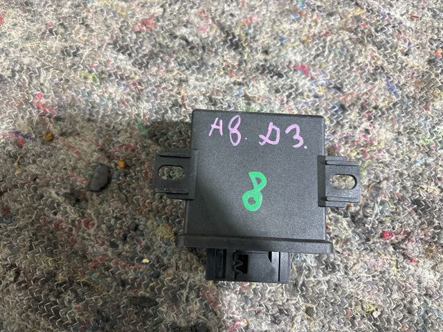 bontott AUDI A8 Világítás Relé