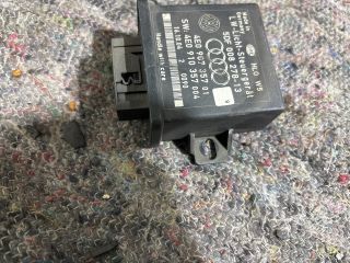 bontott AUDI A8 Világítás Relé