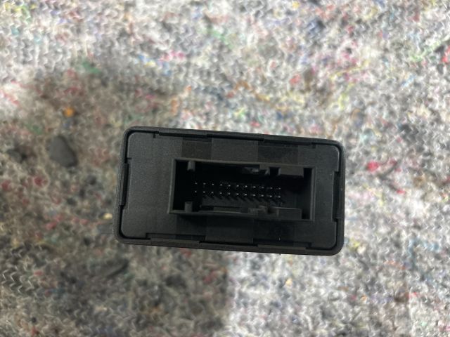 bontott AUDI A8 Világítás Relé