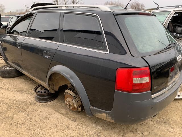 bontott AUDI ALLROAD Bal első Ajtó (Részeivel)