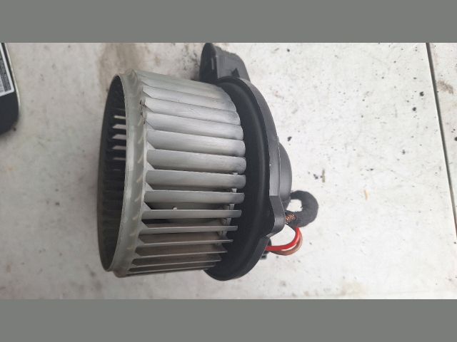 bontott AUDI ALLROAD Fűtőmotor (Klímás)