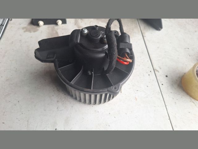 bontott AUDI ALLROAD Fűtőmotor (Klímás)