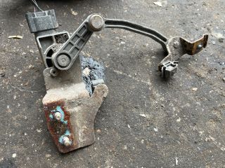 bontott AUDI ALLROAD Hátsó Xenon Szintszabályzó Jeladó