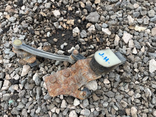 bontott AUDI ALLROAD Hátsó Xenon Szintszabályzó Jeladó