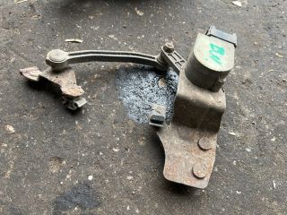 bontott AUDI ALLROAD Hátsó Xenon Szintszabályzó Jeladó