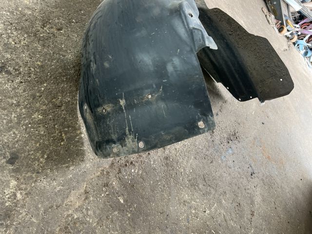 bontott AUDI ALLROAD Jobb első Dobbetét (Kerékjárati, Műanyag)