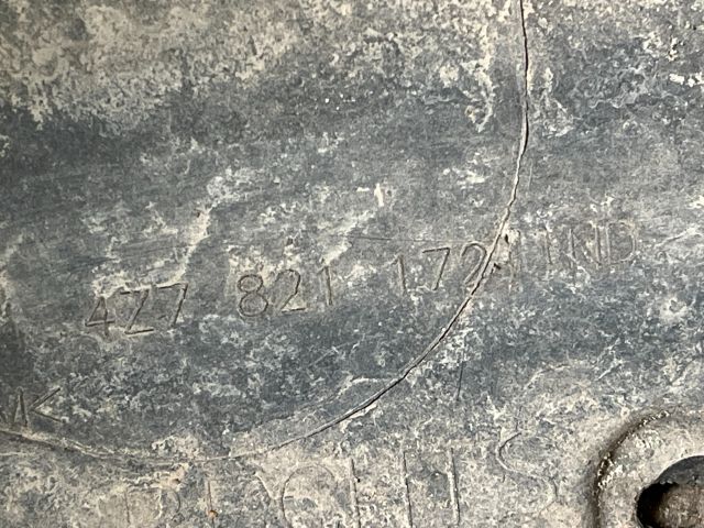 bontott AUDI ALLROAD Jobb első Dobbetét (Kerékjárati, Műanyag)