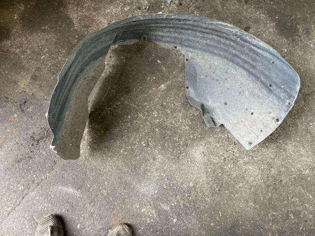 bontott AUDI ALLROAD Jobb első Dobbetét (Kerékjárati, Műanyag)