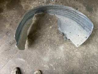 bontott AUDI ALLROAD Jobb első Dobbetét (Kerékjárati, Műanyag)