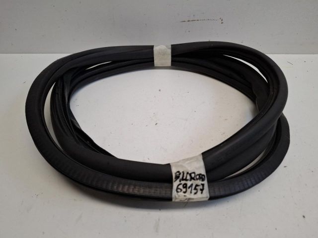 bontott AUDI ALLROAD Jobb első Gumikéder