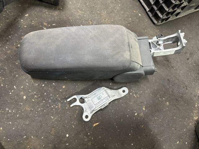 bontott AUDI ALLROAD Könyöklő