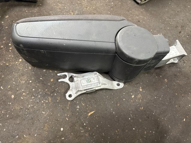 bontott AUDI ALLROAD Könyöklő