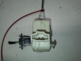 bontott AUDI ALLROAD Központizár Motor Tankajtó