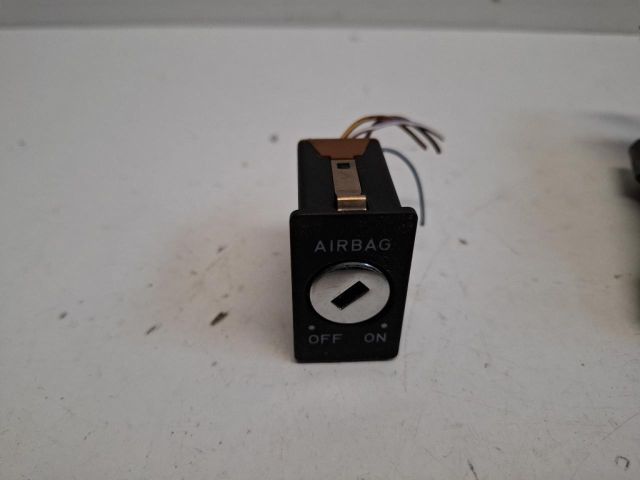 bontott AUDI ALLROAD Zárbetét Szett